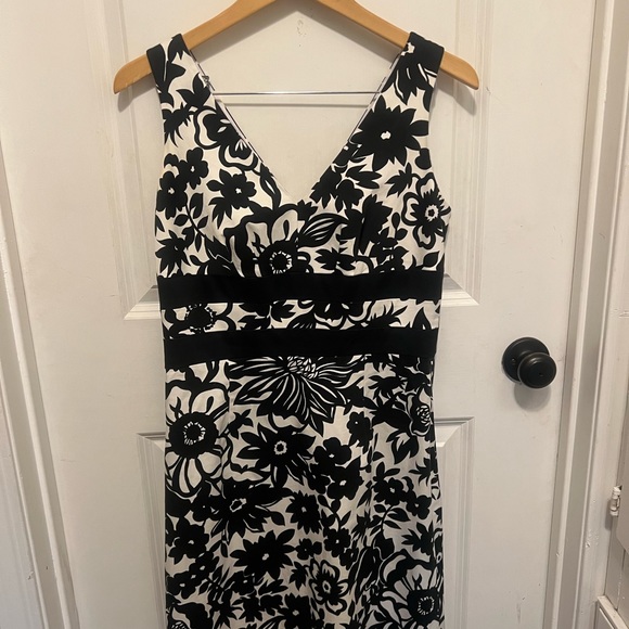 Donna Ricco Dress Sz 10P Gently Used - Picture 2 of 3